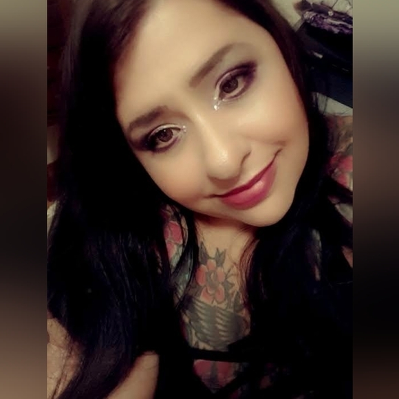 Meet your Posher, Danielle - Picture 8 of 10